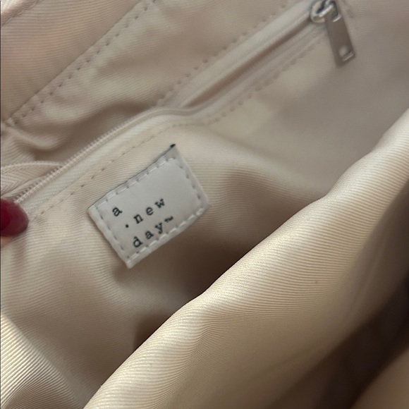 A New Day Cream Quilted Tote Bag - Picture 2 of 8